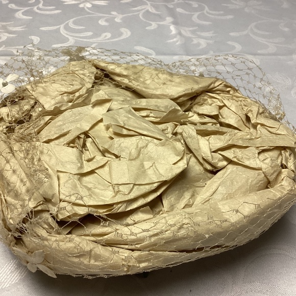 Flowered NETTED   beautiful vintage hat white flowers - Picture 8 of 8